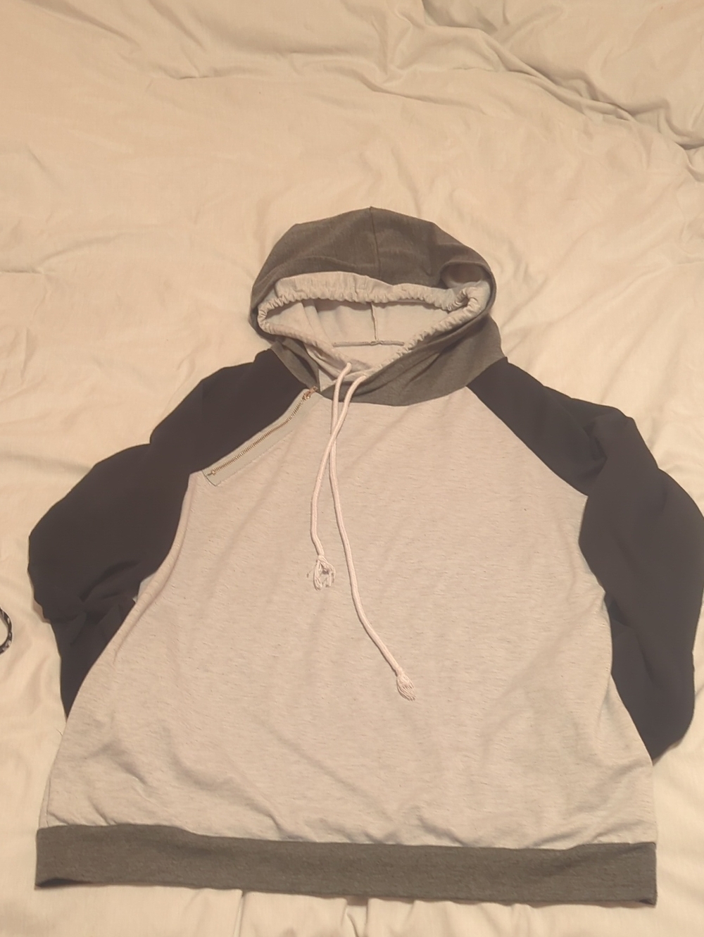 Men's Two-Tone Hooded Raglan Sweatshirt - Light Gray/Charcoal